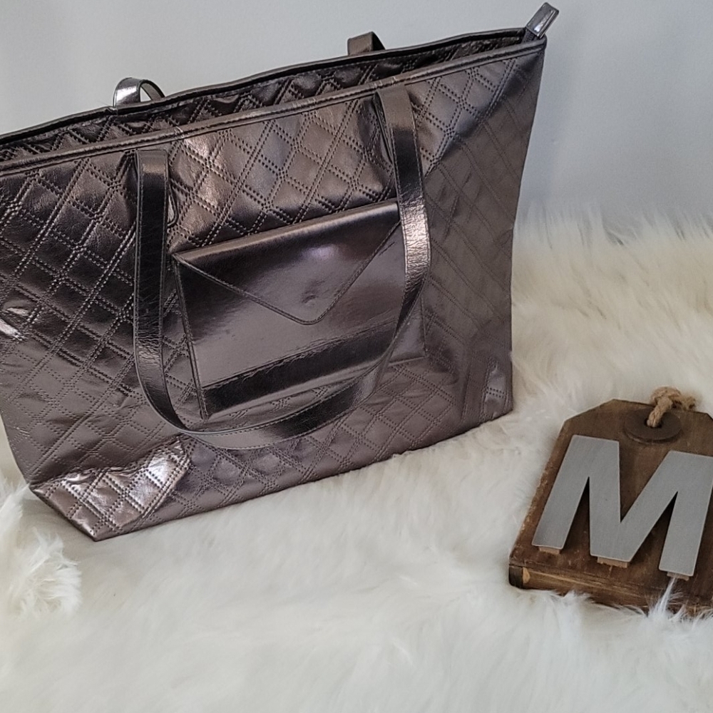 Bath & Body Works silver quilted tote bag NWT